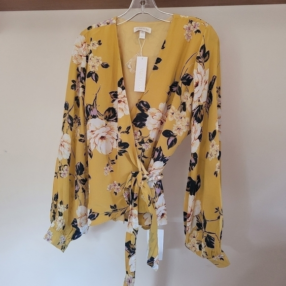 Yumi Kim Queen Bee Wrap Blouse Floral Print Size Large - Picture 4 of 11